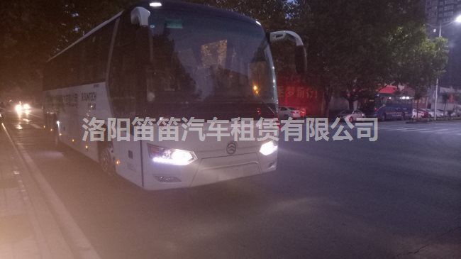 大巴车