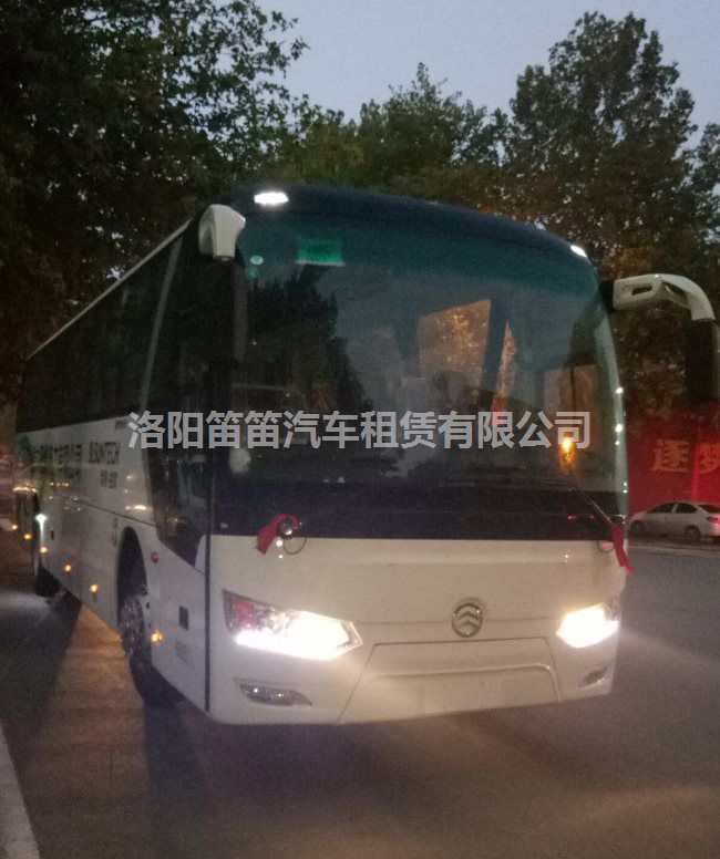 大巴车
